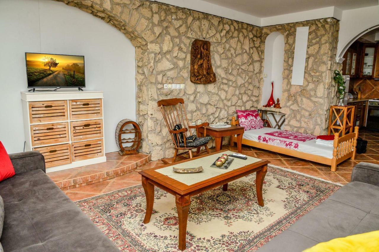 Tomas Apartments سكوبجي المظهر الخارجي الصورة